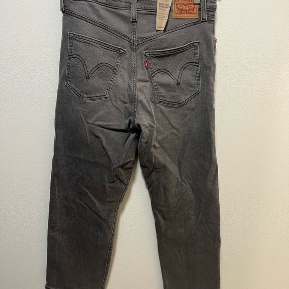 Levi’s high waisted cropped jeans. Dark gray. Size 12 - Picture 4 of 5
